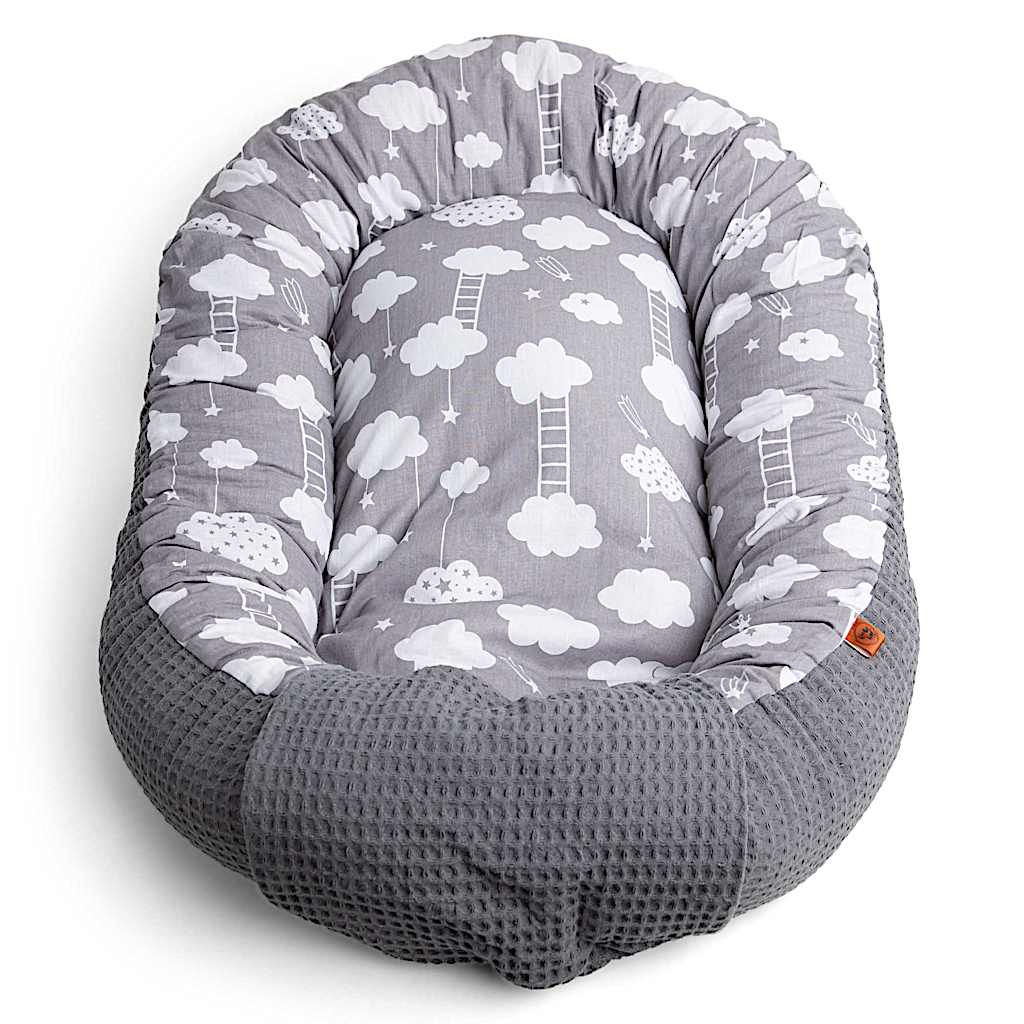 Babynest mit Zirbenschlange 