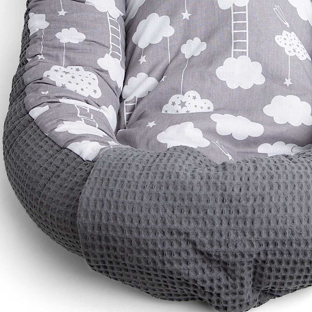 Babynest mit Zirbenschlange 