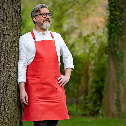 Rote Lederschürze, personalisierbar