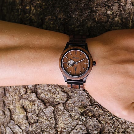 Herrenuhr mit Holzband