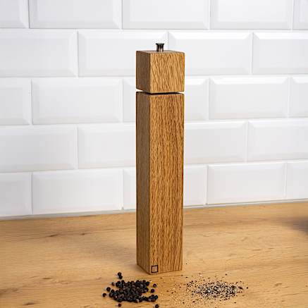 Pfeffermühle aus Eichenholz