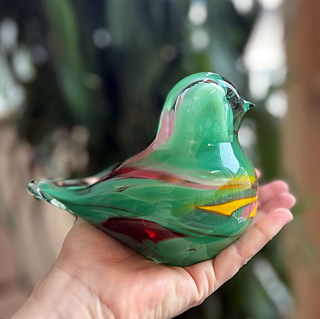 Mundgeblasener Spatz aus Glas