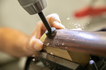 Extralanger Holz-Schuhlöffel in Schwarzbraun
