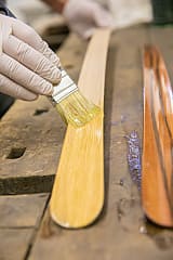 Extralanger Holz-Schuhlöffel in Schwarzbraun