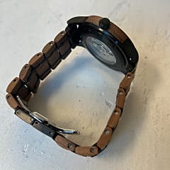 Herrenuhr mit Holzband