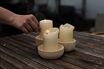 Schalen aus Sandstein