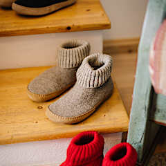 Hüttenschuhe mit Ledersohle