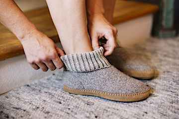 Hüttenschuhe mit Ledersohle