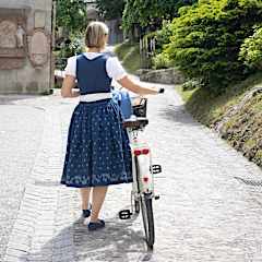 Servus Blaudruck-Dirndl
