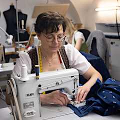 Servus Blaudruck-Dirndl