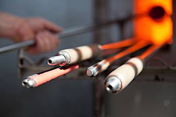 Großer Wasserspender aus Glas